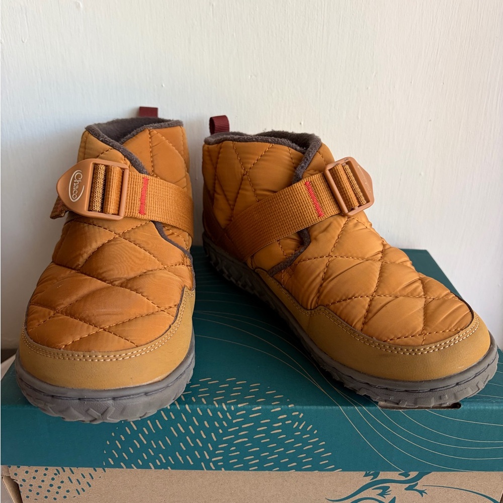 Chaco Women’s Ramble Puff Caramel Brown Boots Shoes Size 7.5 M